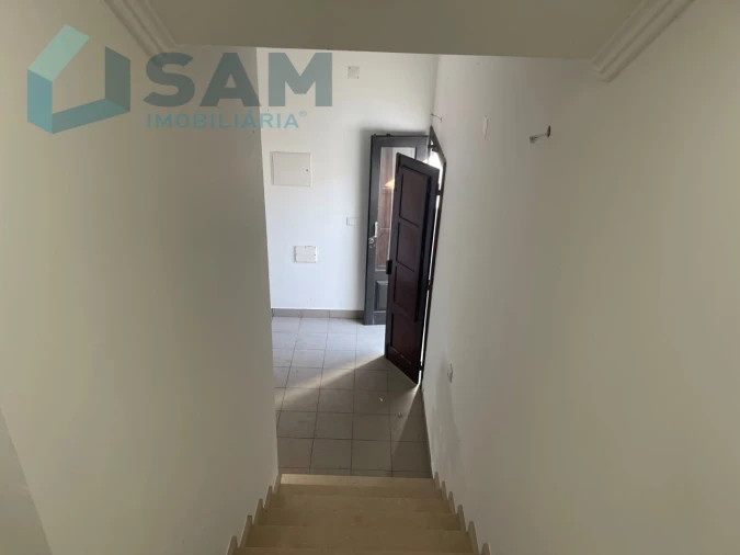 Loja para Arrendamento em São Pedro da Cadeira Foto 13