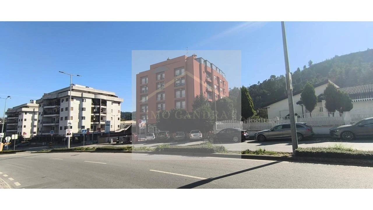 Apartamento T3 para Venda em Rebordosa Foto 2