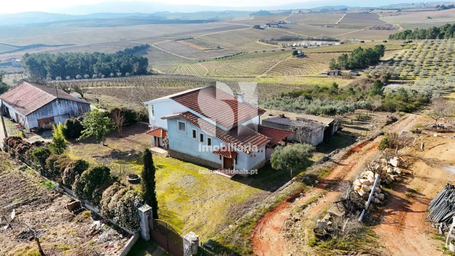 Quinta T5 para Venda em Alijo