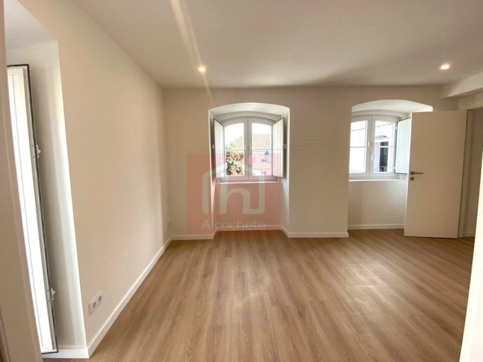 Apartamento T4 para Venda em Alcochete Foto 1