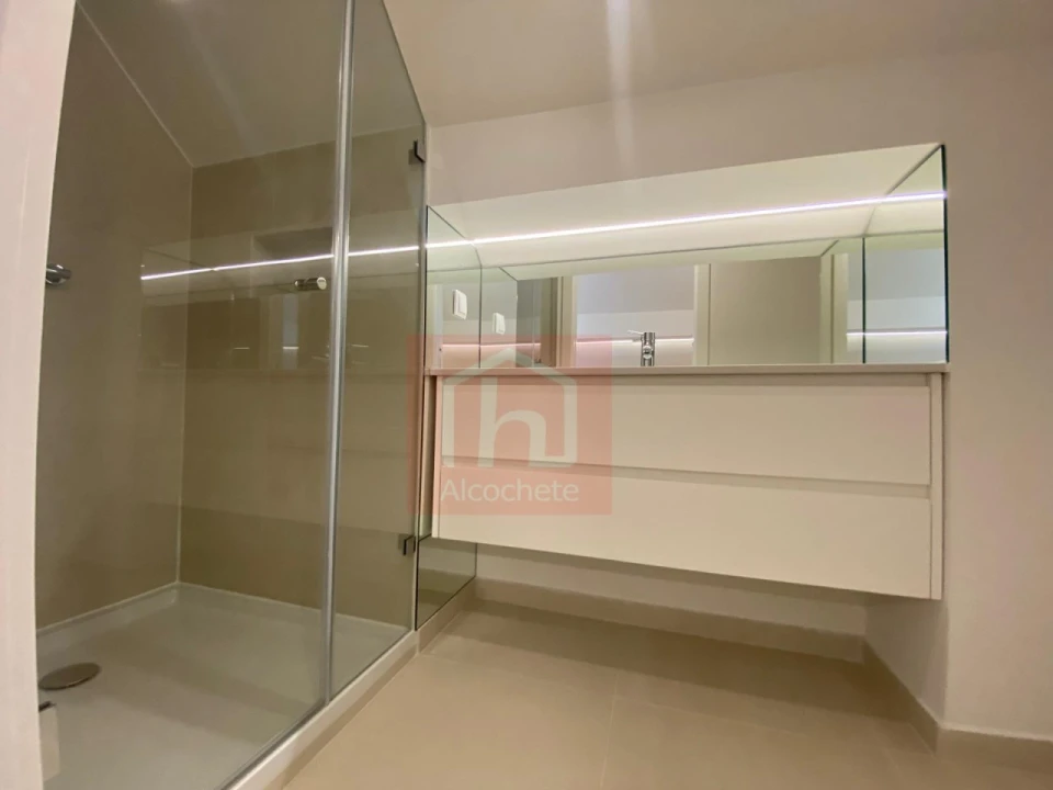 Apartamento T4 para Venda em Alcochete Foto 24