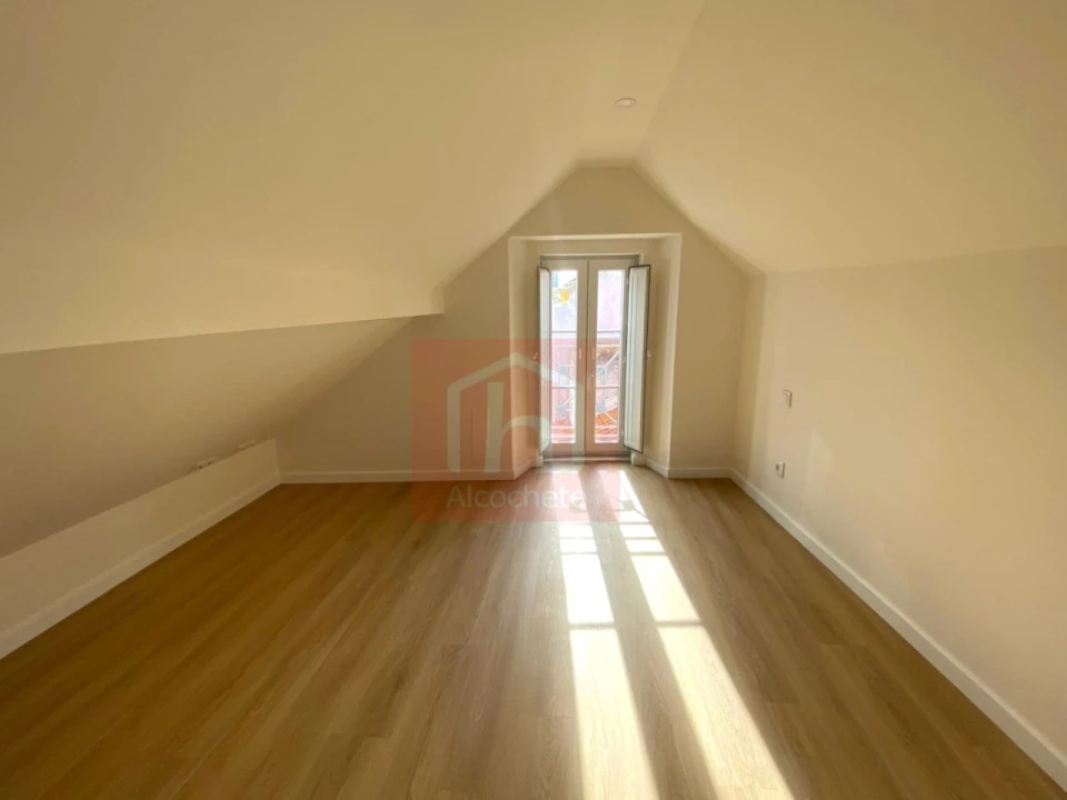 Apartamento T4 para Venda em Alcochete Foto 16