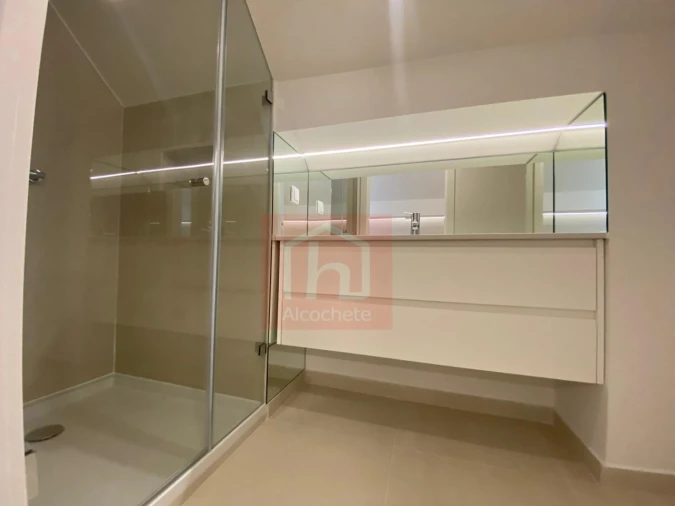 Apartamento T4 para Venda em Alcochete Foto 24