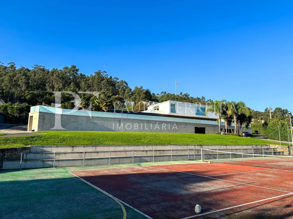 Moradia T5 para Venda em Vila Nova de Famalicão e Calendário Foto 1