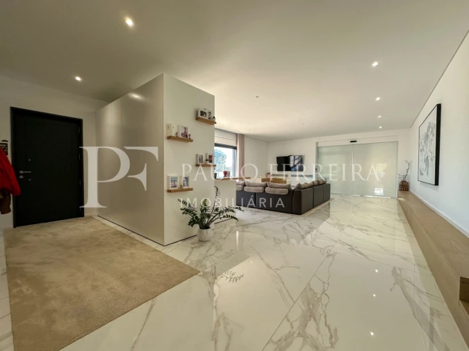 Moradia T5 para Venda em Vila Nova de Famalicão e Calendário Foto 4