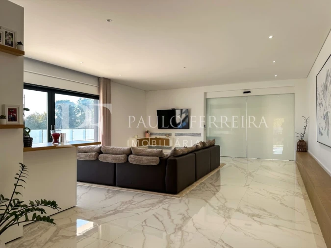 Moradia T5 para Venda em Vila Nova de Famalicão e Calendário Foto 5