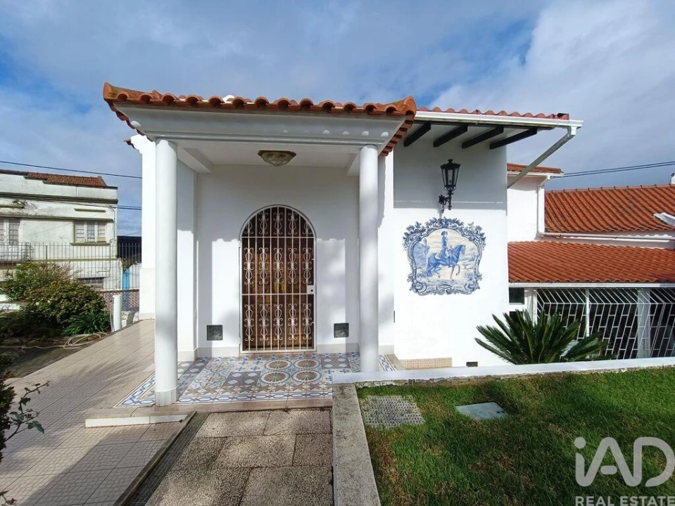 Moradia T3 para Venda em Miragaia e Marteleira Foto 22