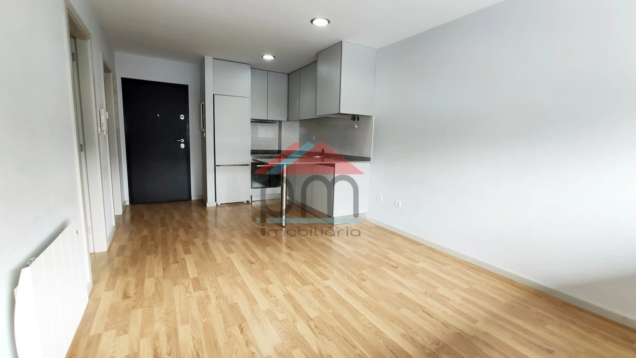 Apartamento T1 para Venda em Mazedo e Cortes Foto 1