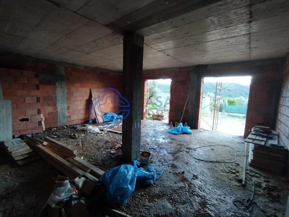 Moradia T2 para Venda em Olalhas Foto 12