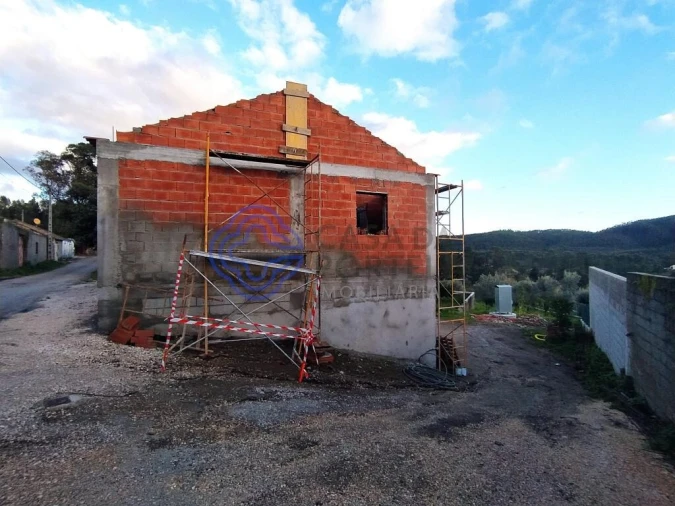 Moradia T2 para Venda em Olalhas Foto 7