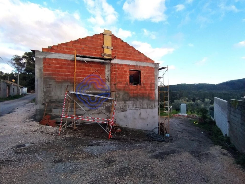 Moradia T2 para Venda em Olalhas Foto 7