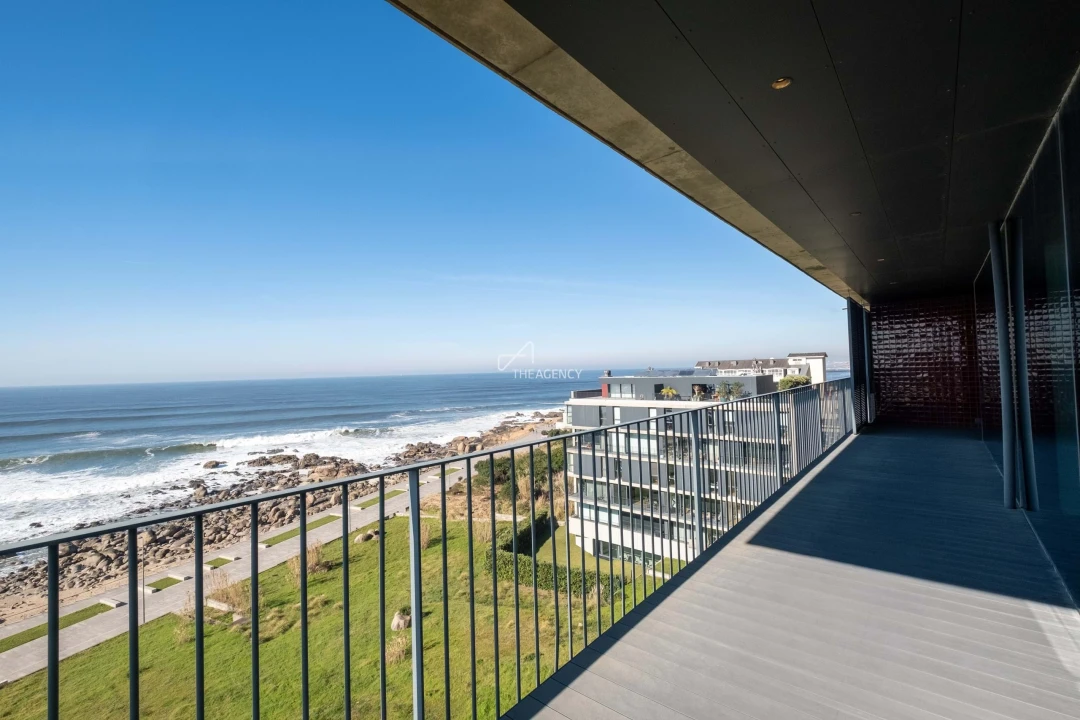 Apartamento T5 para Venda em Canidelo Foto 1