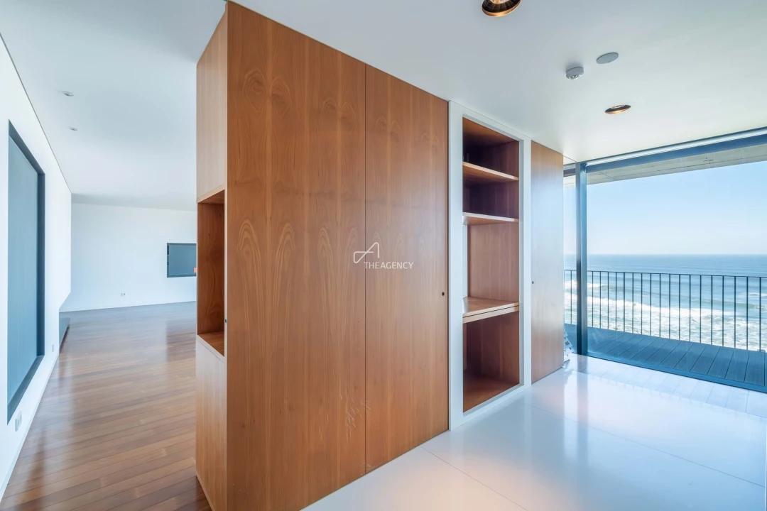 Apartamento T5 para Venda em Canidelo Foto 9