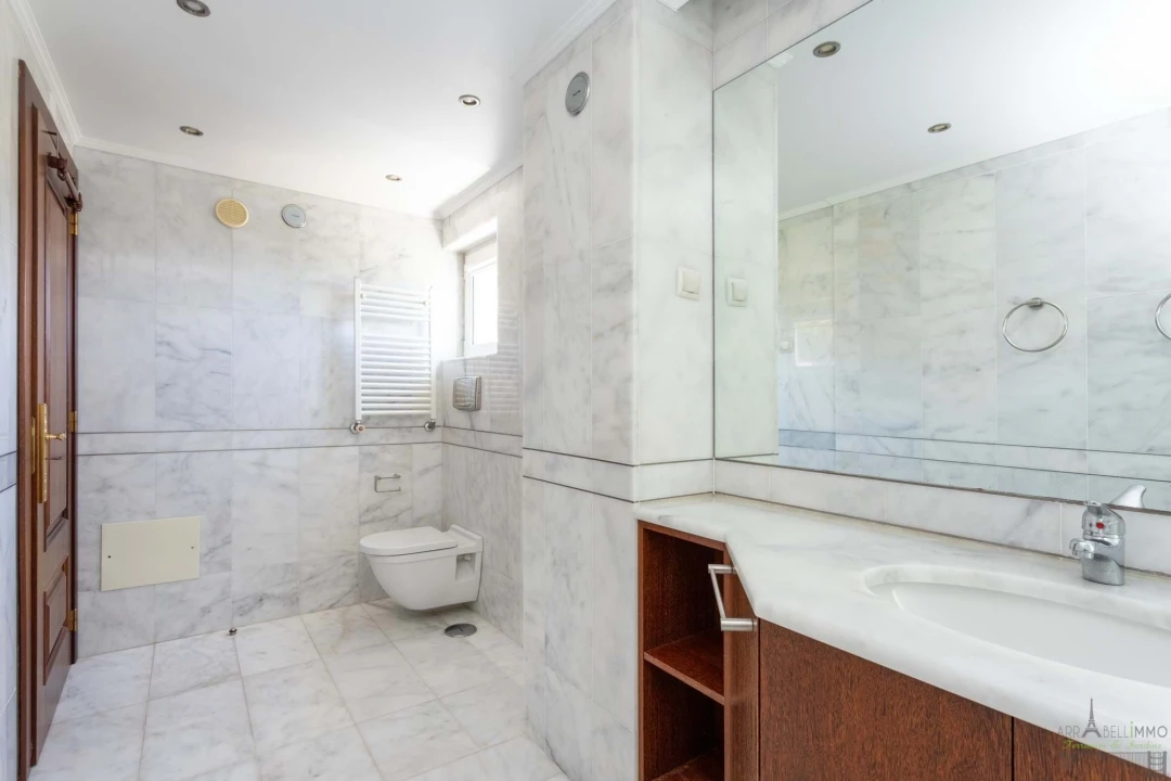 Apartamento T4 para Venda em Caparica e Trafaria Foto 19