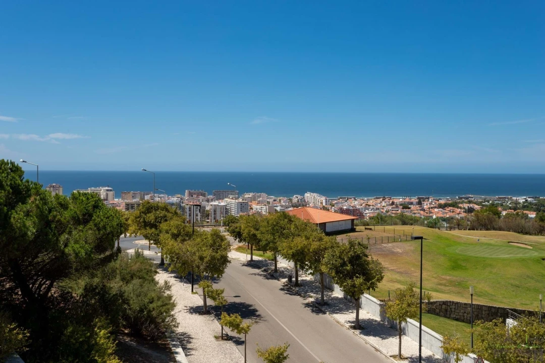 Apartamento T4 para Venda em Caparica e Trafaria Foto 2