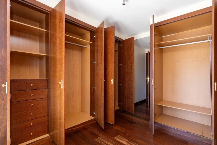 Apartamento T4 para Venda em Caparica e Trafaria Foto 22