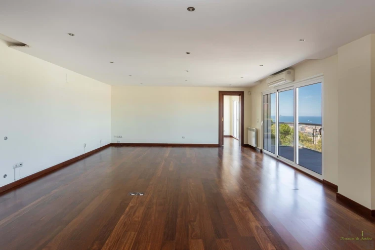 Apartamento T4 para Venda em Caparica e Trafaria Foto 7