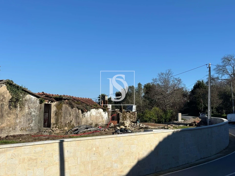 Moradia T3 para Venda em Rebordões (Santa Maria) Foto 26