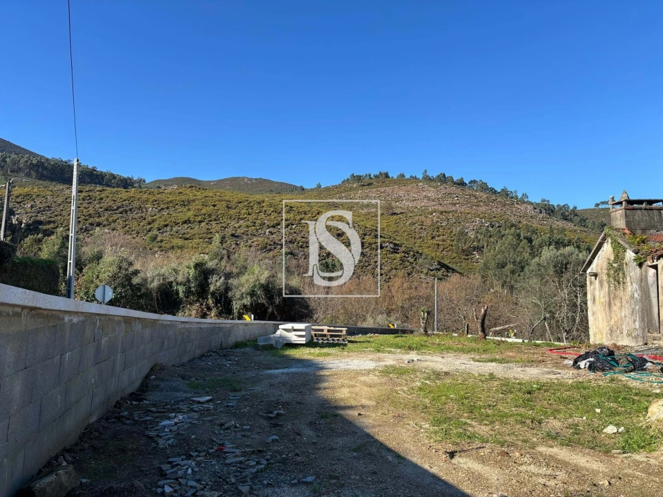 Moradia T3 para Venda em Rebordões (Santa Maria) Foto 19