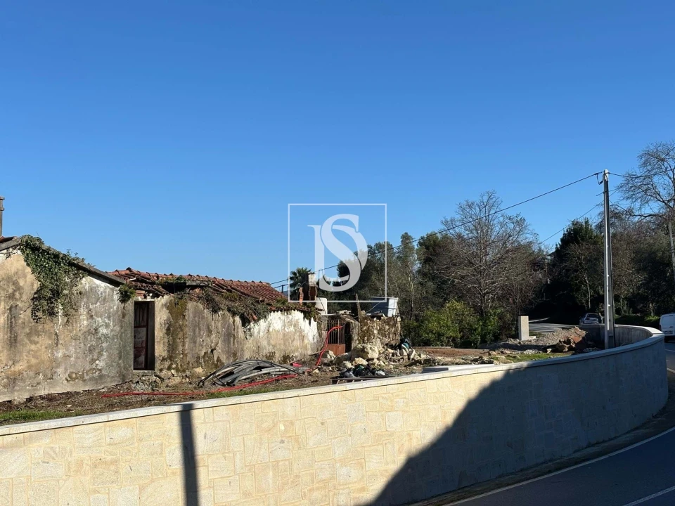 Moradia T3 para Venda em Rebordões (Santa Maria) Foto 24