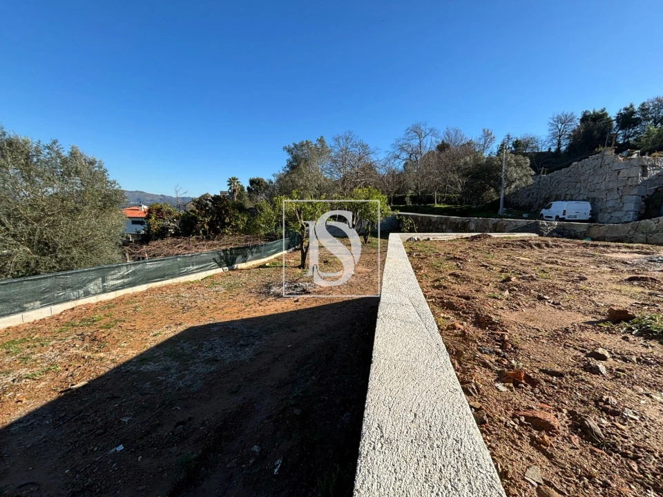 Moradia T3 para Venda em Rebordões (Santa Maria) Foto 7