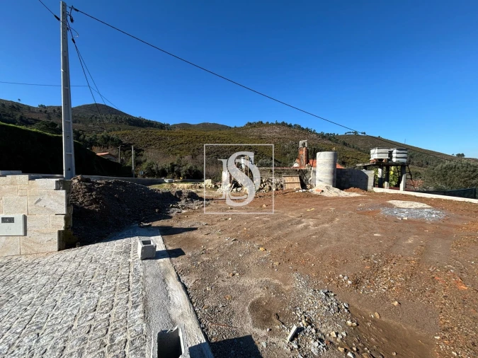 Moradia T3 para Venda em Rebordões (Santa Maria) Foto 11