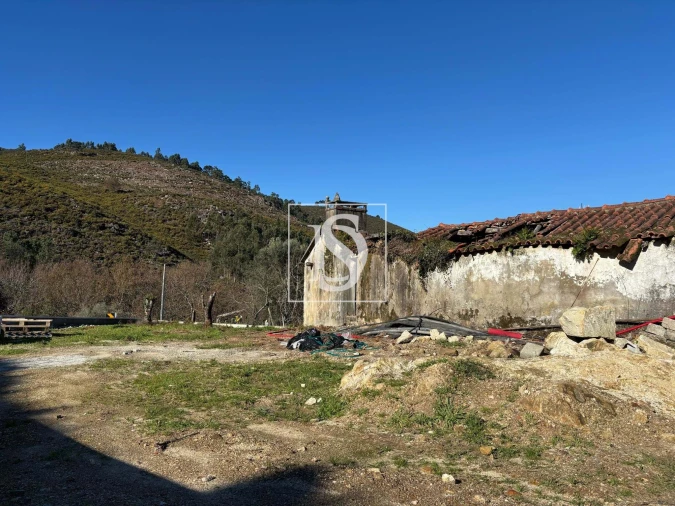 Moradia T3 para Venda em Rebordões (Santa Maria) Foto 27