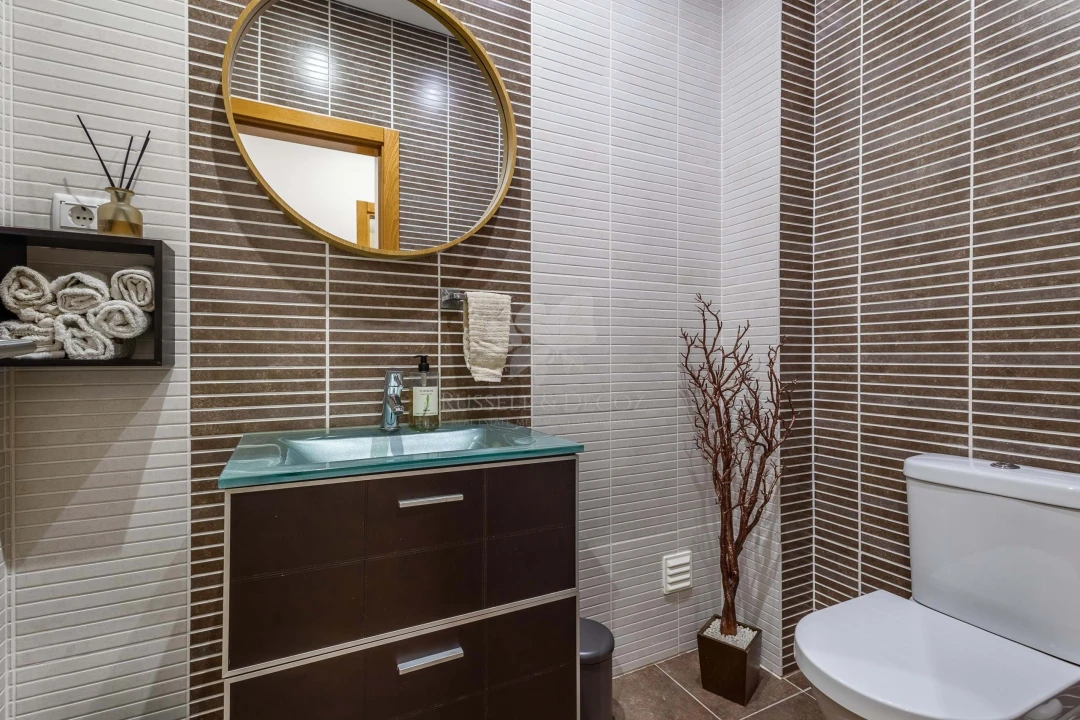 Moradia T5 para Venda em Olhão Foto 8