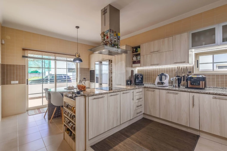 Moradia T5 para Venda em Olhão Foto 4