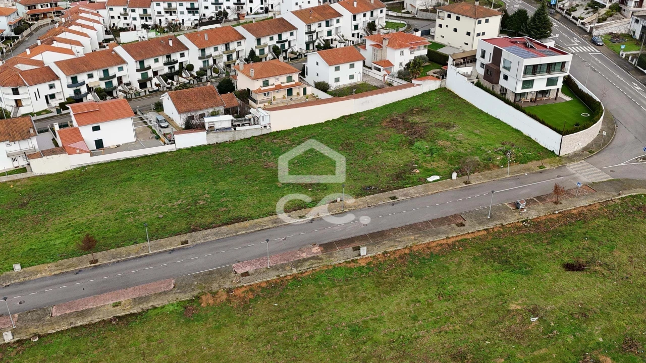 Terreno para Venda em Vilar de Nantes Foto 9