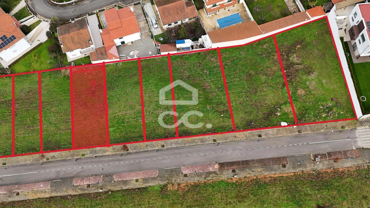 Terreno para Venda em Vilar de Nantes Foto 1