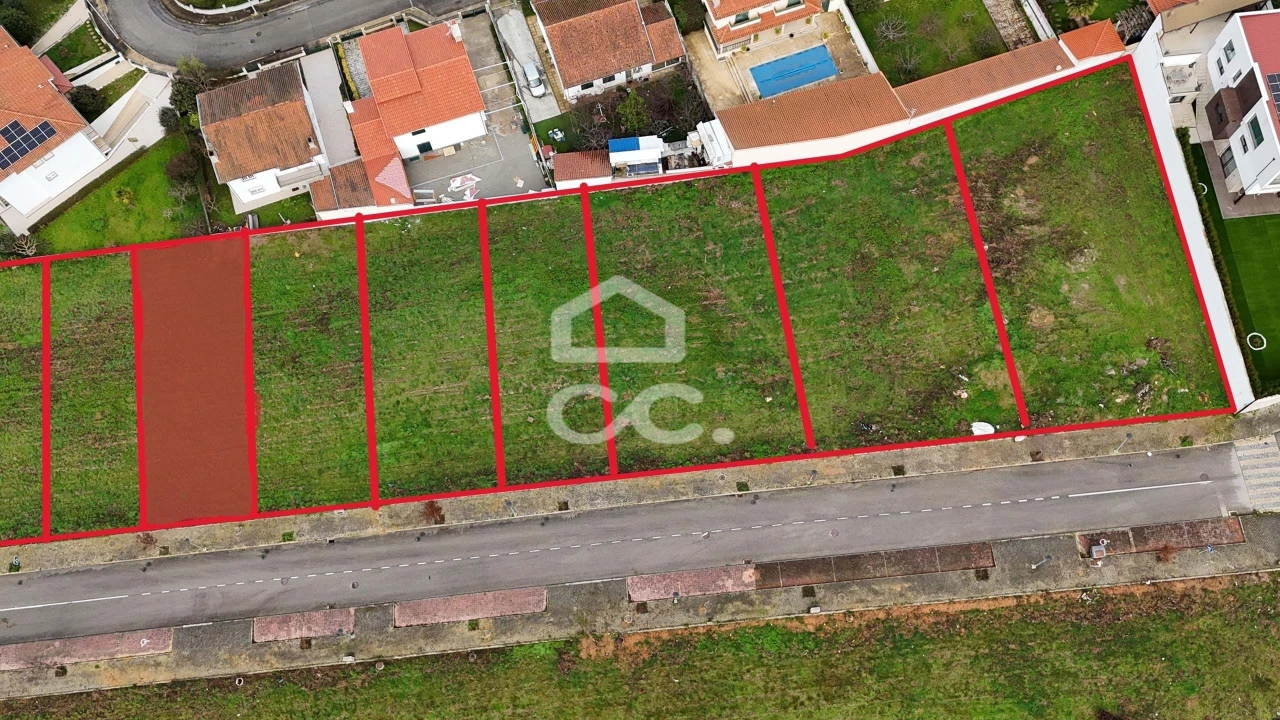 Terreno para Venda em Vilar de Nantes Foto 1