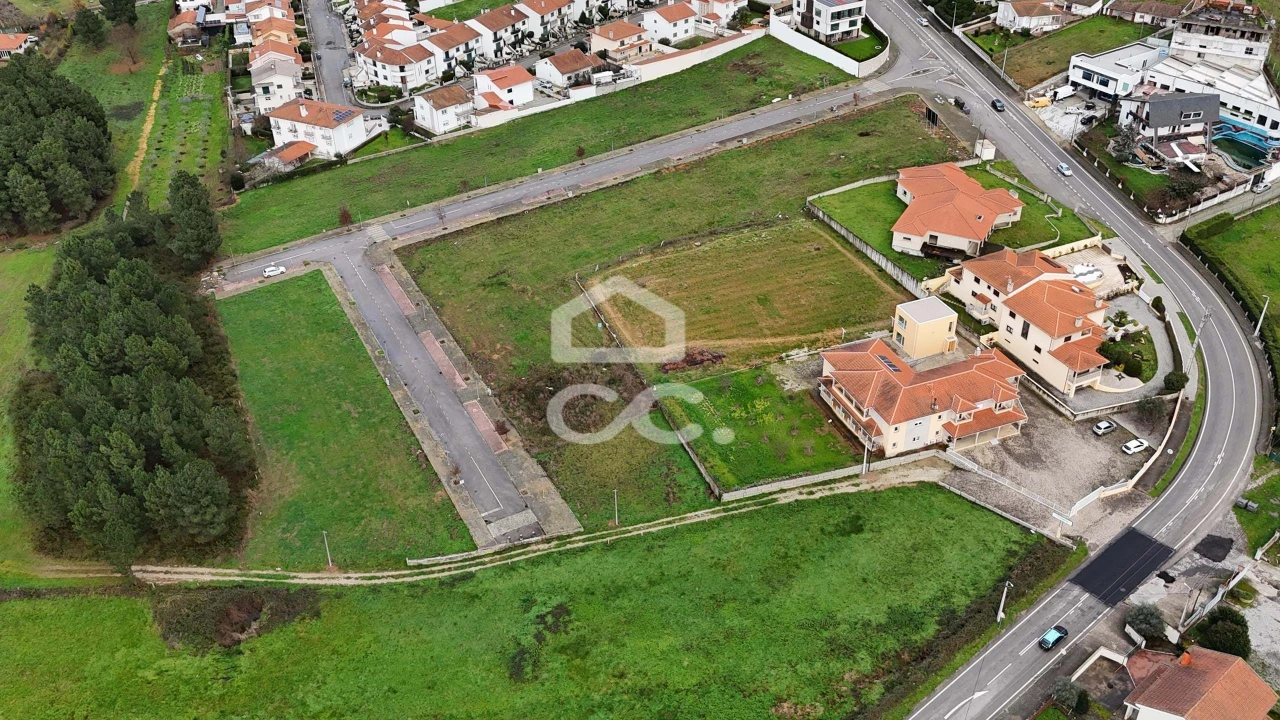 Terreno para Venda em Vilar de Nantes Foto 17