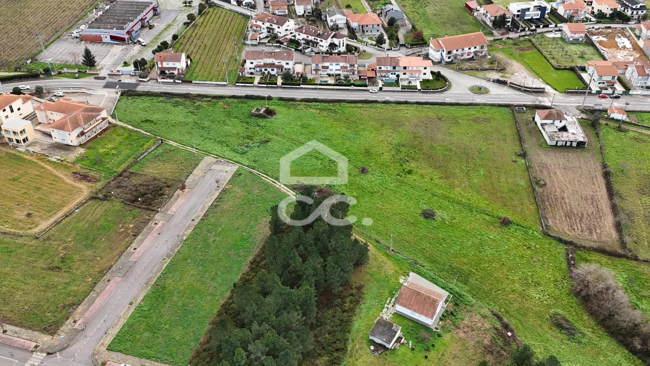 Terreno para Venda em Vilar de Nantes Foto 11