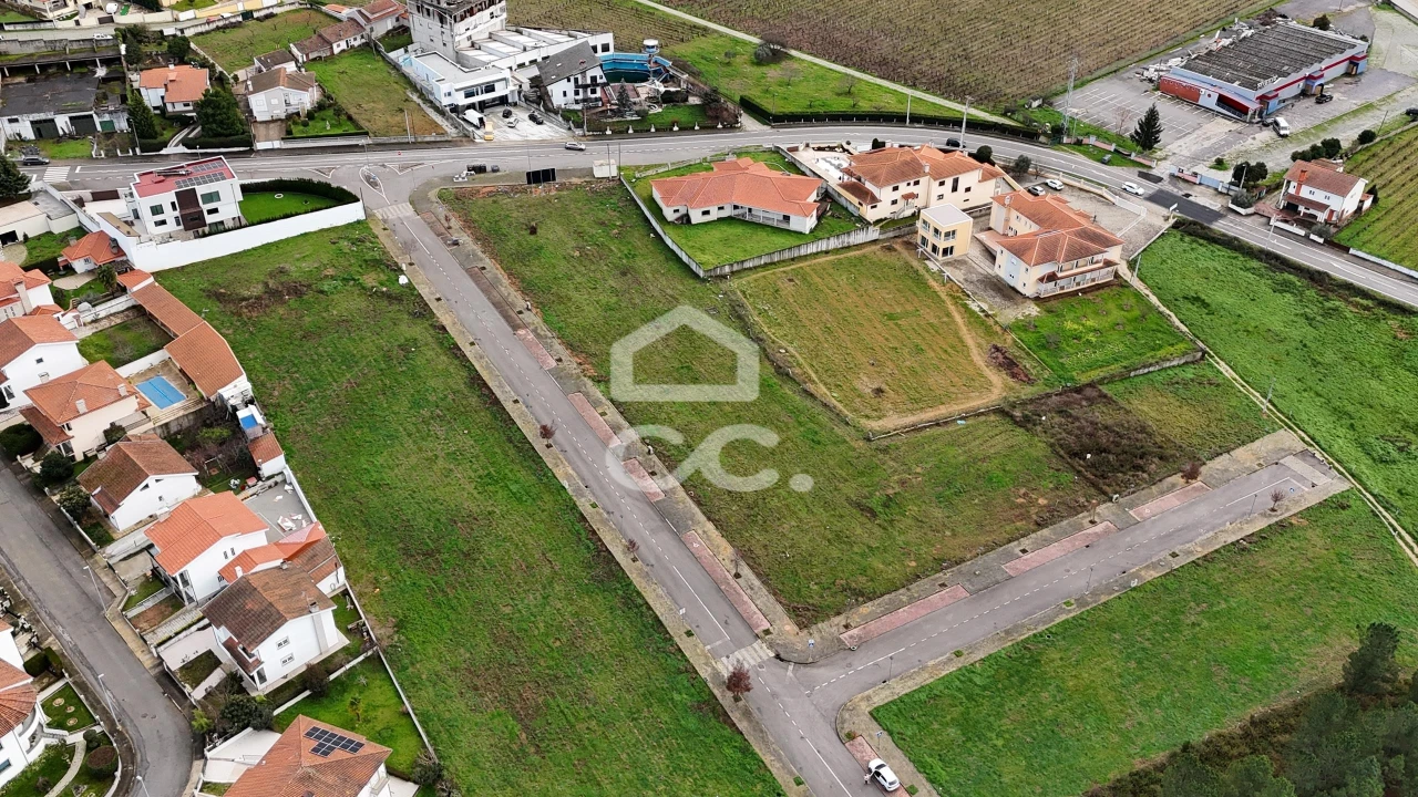 Terreno para Venda em Vilar de Nantes Foto 13