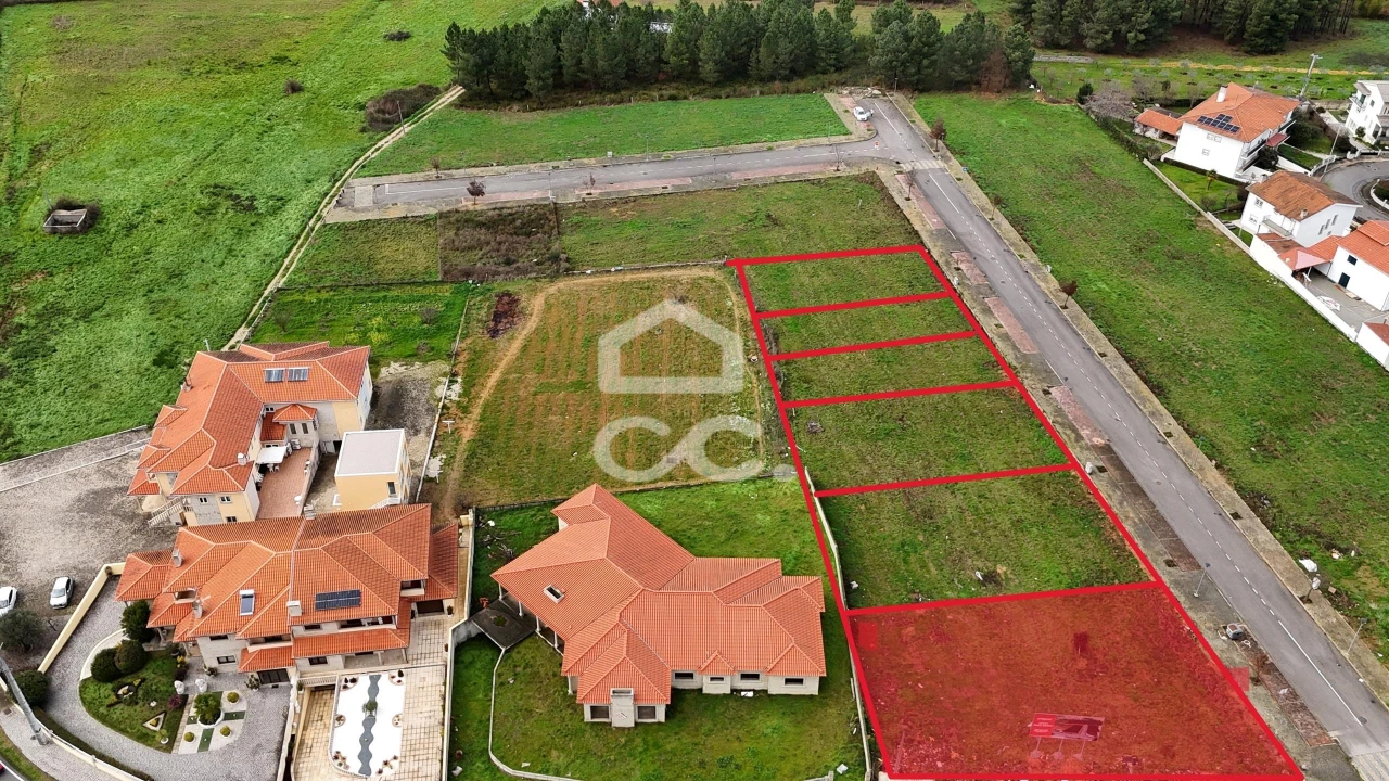 Terreno para Venda em Vilar de Nantes Foto 1