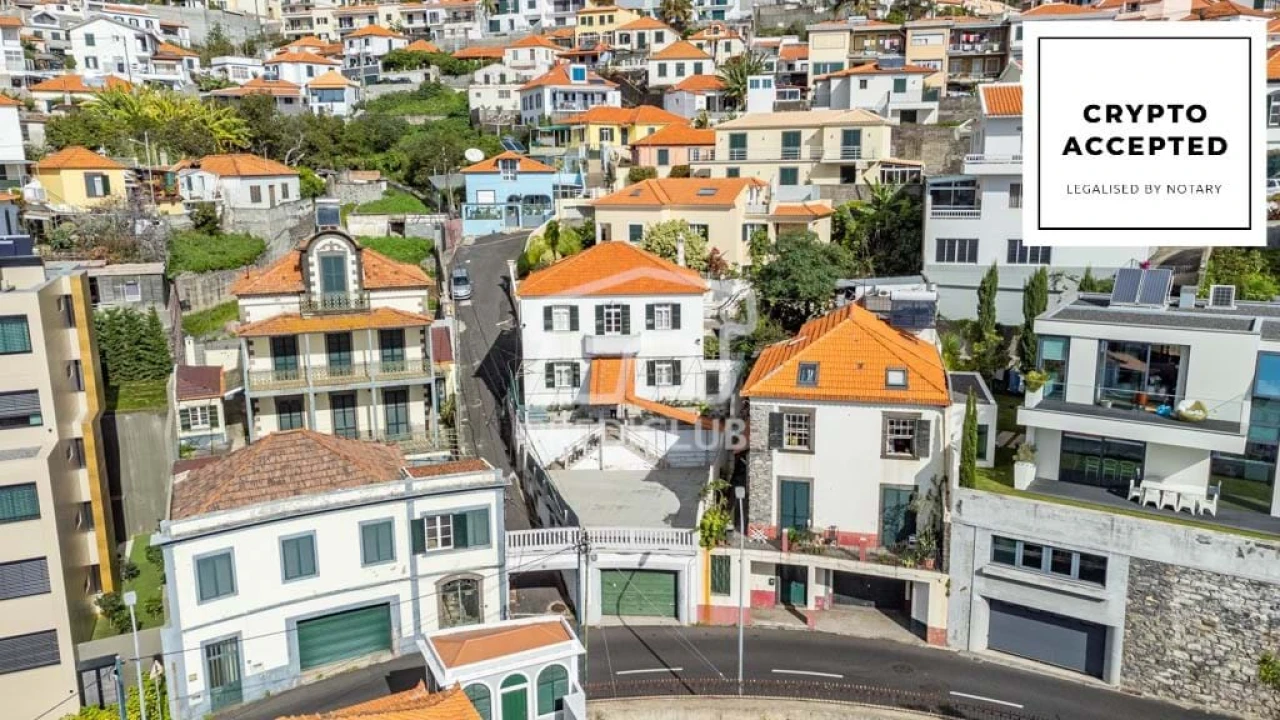 Moradia T5 para Venda em Funchal (Santa Maria Maior) Foto 1
