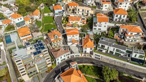 Moradia T5 para Venda em Funchal (Santa Maria Maior)