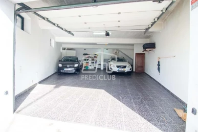 Moradia T5 para Venda em Funchal (Santa Maria Maior)