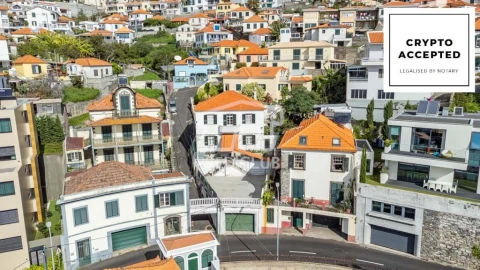 Moradia T5 para Venda em Funchal (Santa Maria Maior)