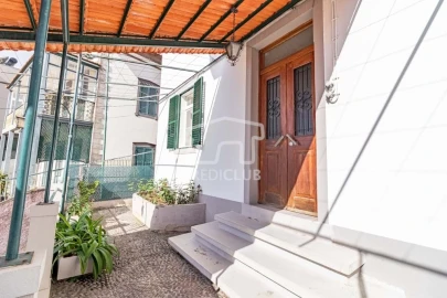 Moradia T5 para Venda em Funchal (Santa Maria Maior)