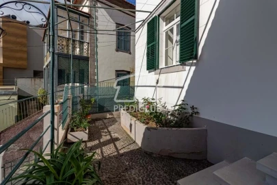 Moradia T5 para Venda em Funchal (Santa Maria Maior)