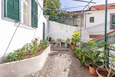 Moradia T5 para Venda em Funchal (Santa Maria Maior)