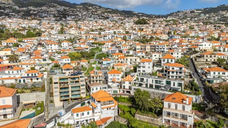 Moradia T5 para Venda em Funchal (Santa Maria Maior) Foto 8