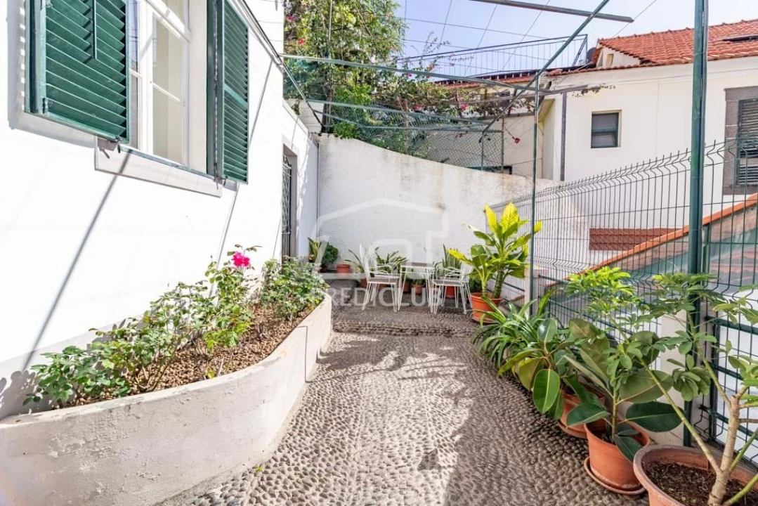 Moradia T5 para Venda em Funchal (Santa Maria Maior) Foto 36