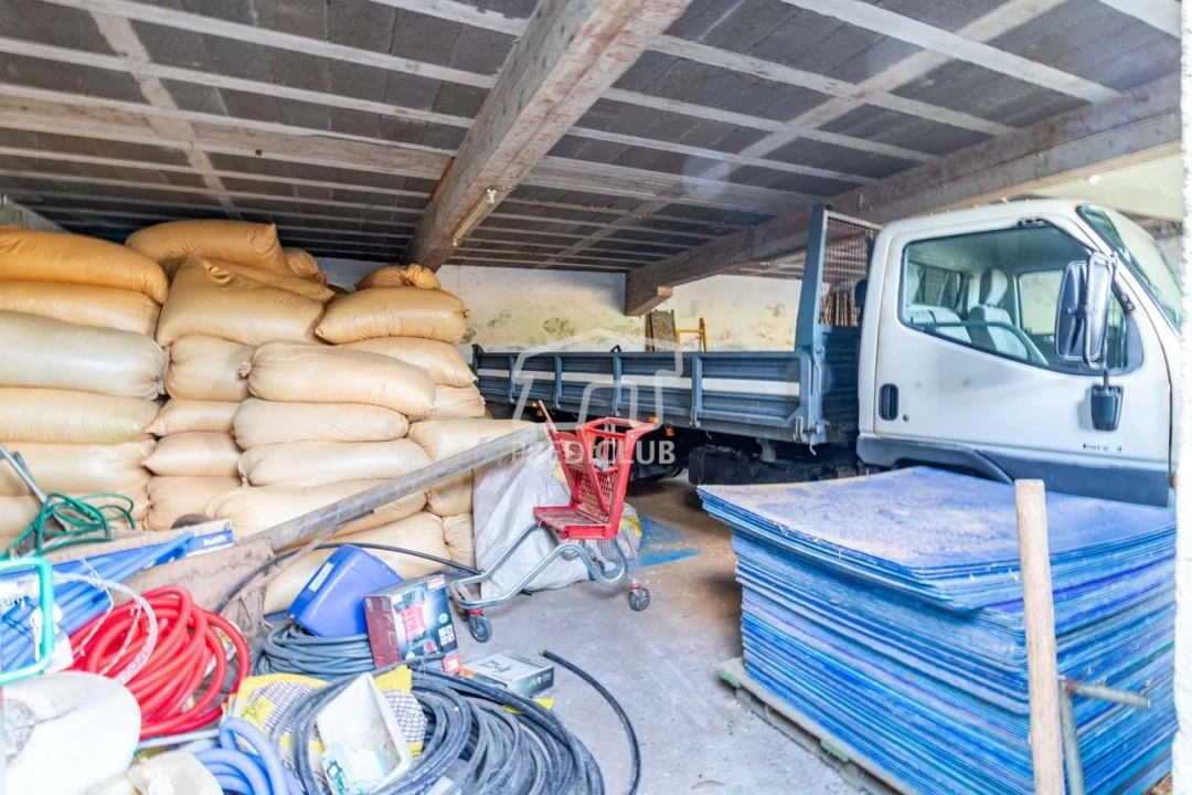 Armazém para Venda em Caniço Foto 16