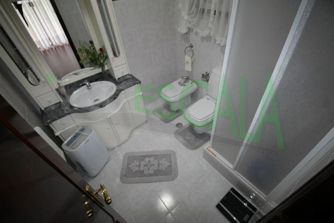 Moradia T5 para Venda em Marvila, Ribeira Santarém, São Salvador, São Nicolau Foto 32