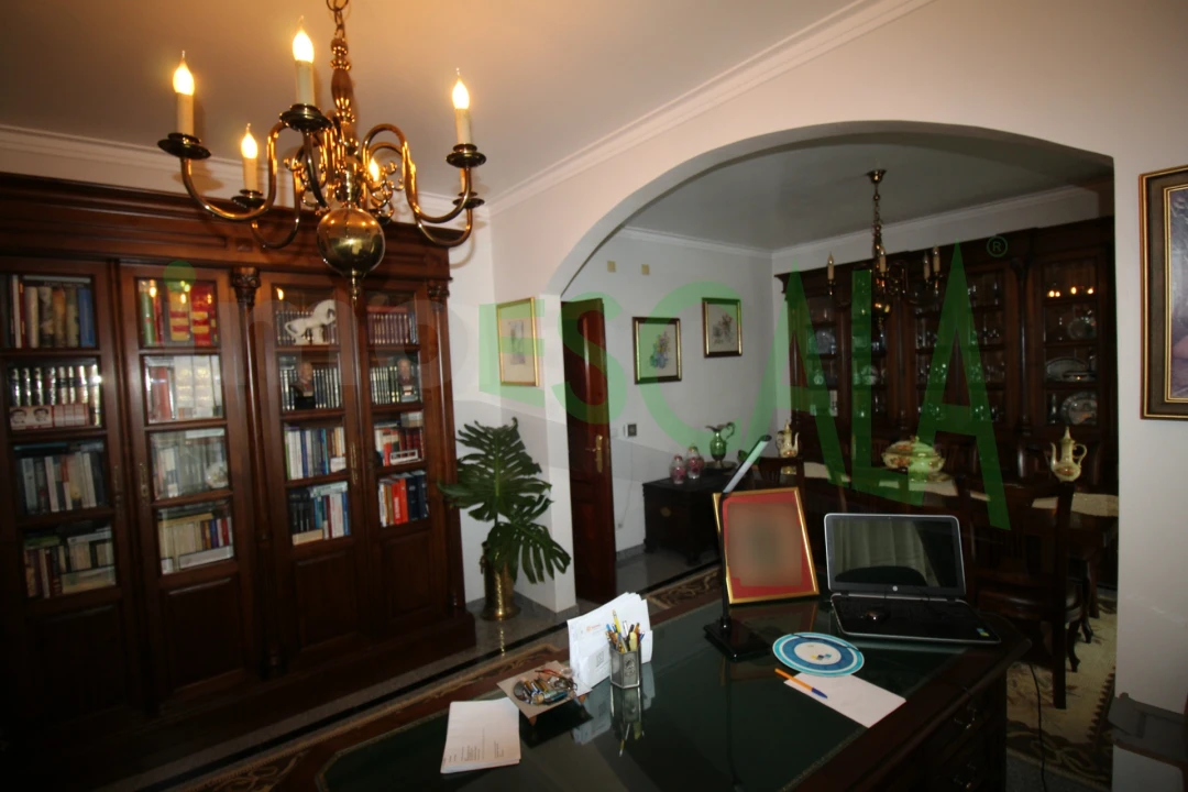 Moradia T5 para Venda em Marvila, Ribeira Santarém, São Salvador, São Nicolau Foto 7