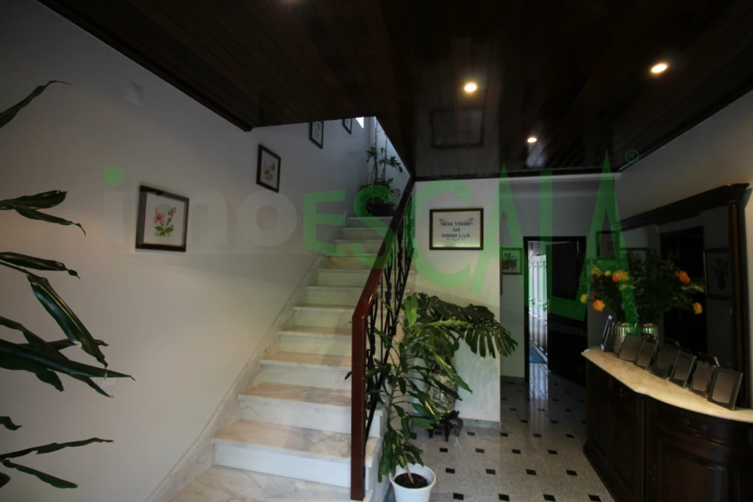 Moradia T5 para Venda em Marvila, Ribeira Santarém, São Salvador, São Nicolau Foto 2