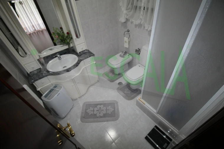 Moradia T5 para Venda em Marvila, Ribeira Santarém, São Salvador, São Nicolau Foto 32